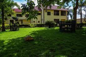 Brubru Lodge garden view