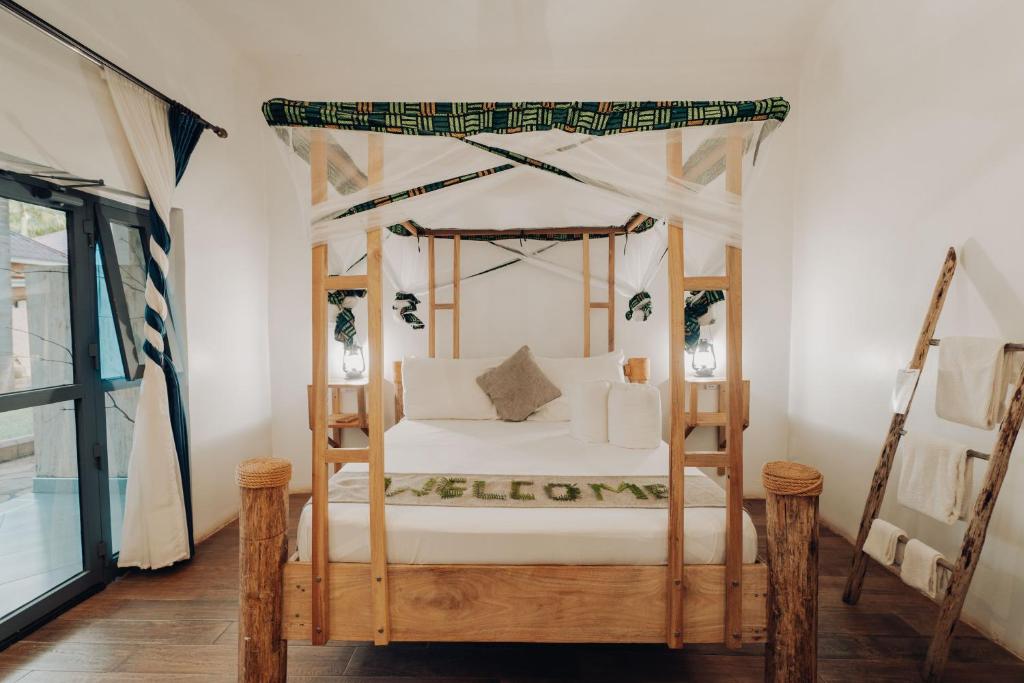 Chanya Lodge room interior