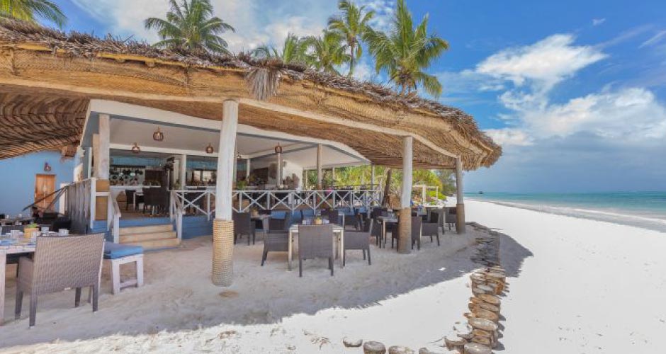 Beachfront dining at Meliá Zanzibar